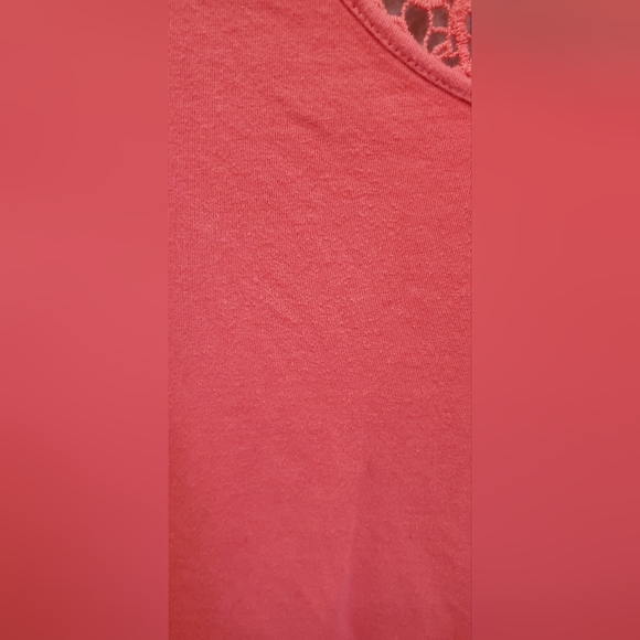 ACTIVE BASIC CORAL SHORT SLEEVE STRETCHY TOP WITH DETAILED BACK - Picture 2 of 8